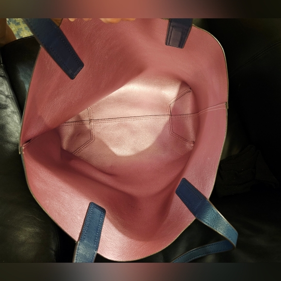 Kate Spade Leather Tote Reversible Navy blue and metallic pink EUC - Picture 8 of 10